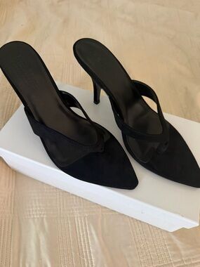 Pointed Toe Black Stiletto Mule Sandals